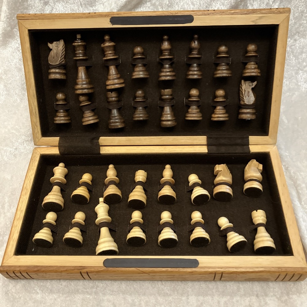 We Games Foldable Wood Travel Chess Set 11.5" Walnut Board EUC Taiwan Vintage